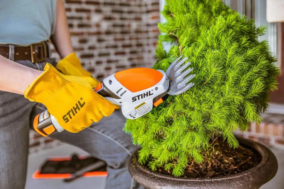 CORTACERCO A BATERÍA STIHL HSA 26 - Imagen 2
