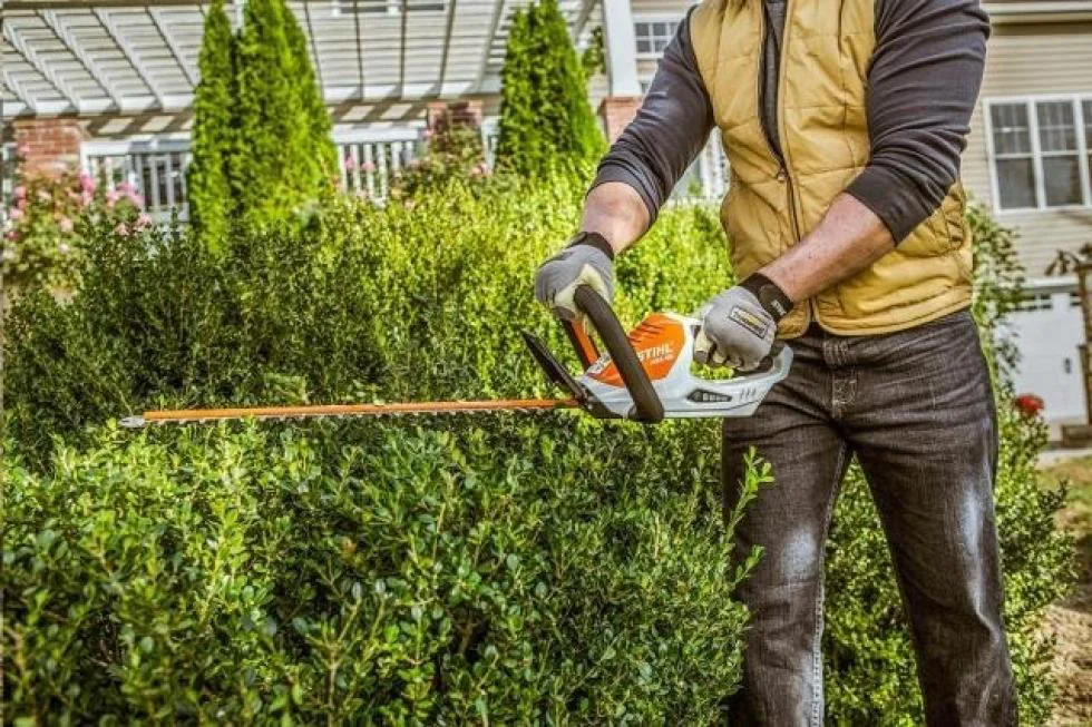 CORTACERCO A BATERÍA STIHL HSA 45 - Imagen 2