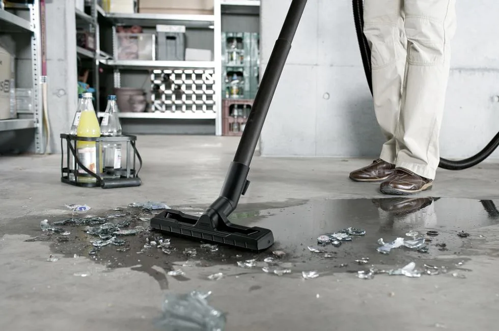 ASPIRADORA SOPLADORA SECO-HÚMEDO KARCHER WD 2 - Imagen 2